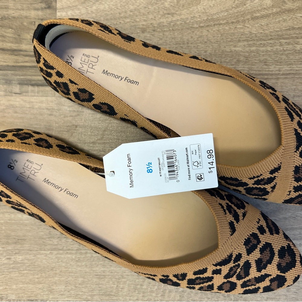 Time and Tru Brown and Black Flats Classic Loafers - Picture 2 of 4